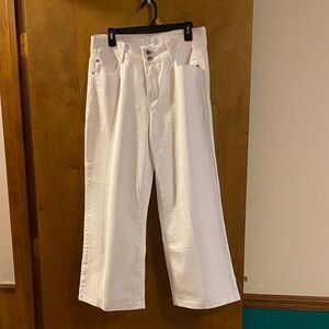 Crisp White Straight-Leg Jeans